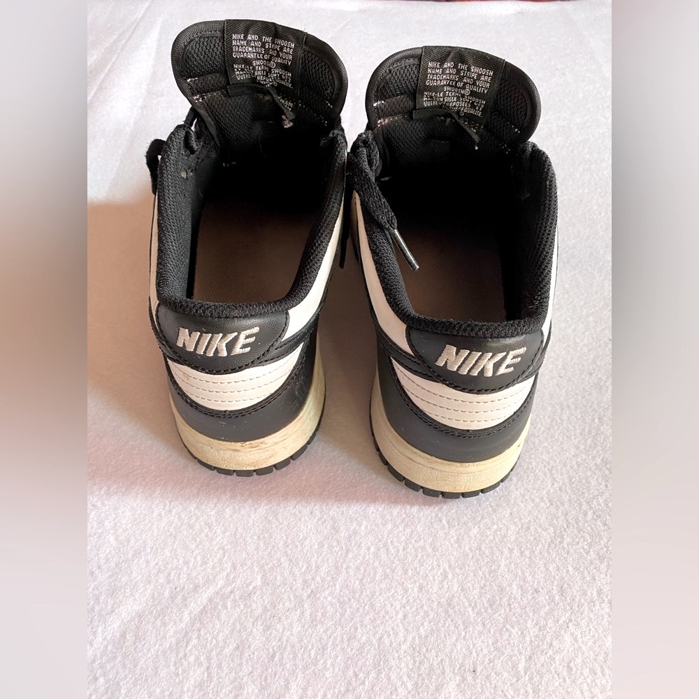 🚫SOLD🚫SOLD🚫Nike Black and White Panda Sneakers Size 6.5 Classic Design - Picture 5 of 9